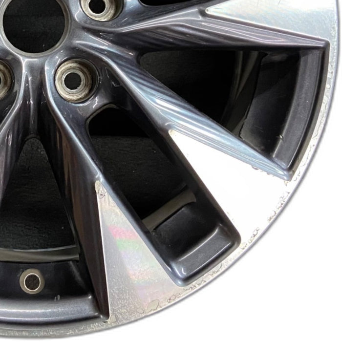17" SENTRA 15 17x6.5 alloy 10 spoke split spoke SR Original OEM Wheel Rim - Close-Up Detail