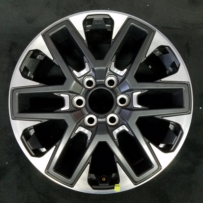 20" SEQUOIA 23-24 20x8, open spoke , machined face with black pockets Original - Angle View