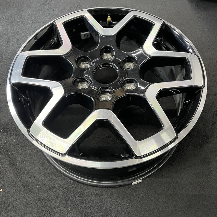 18" BRONCO 21-24 18x7.5, Original OEM Wheel Rim - Close-Up Detail