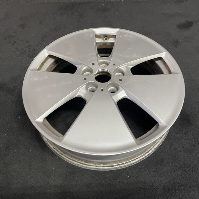19" BMW i3 14-19 19x5 , 5 spoke, wide spoke Original OEM Wheel Rim - Close-Up Detail