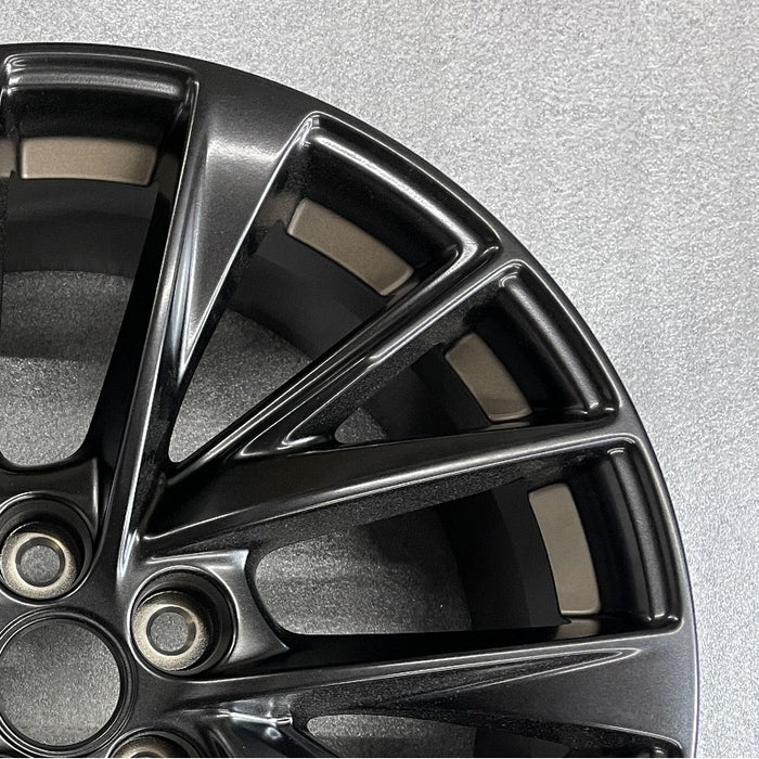 20" CT5 23 20x8.5 gloss black with brze accent opt SKW Original OEM Wheel Rim - Close-Up Detail