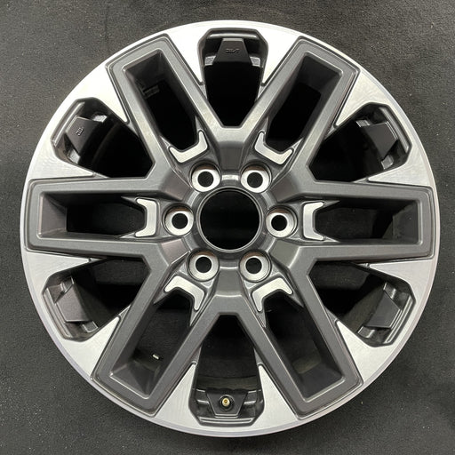 20" SEQUOIA 23-24 20x8, open spoke , machined face with black pockets Original - Angle View