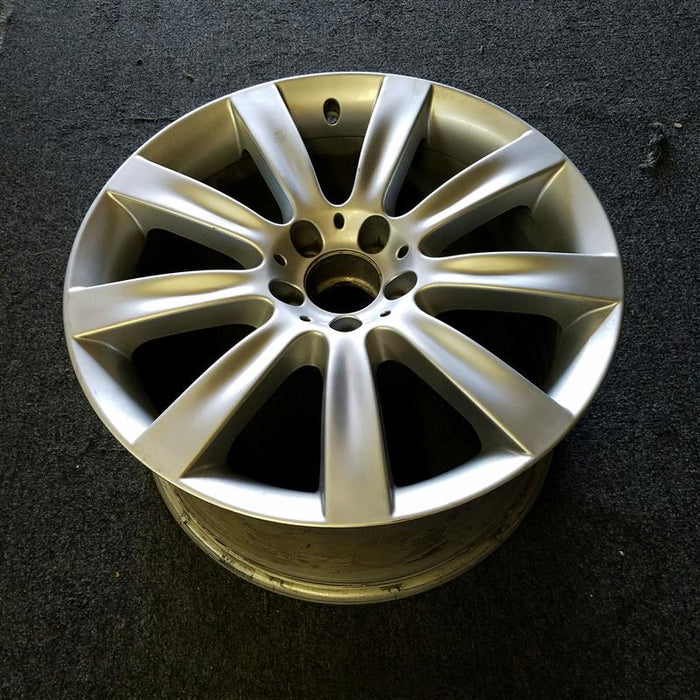 18" MERCEDES CL-CLASS 07-08 216 Type; CL550 18x9.5 9 spoke rear Original OEM - Close-Up Detail