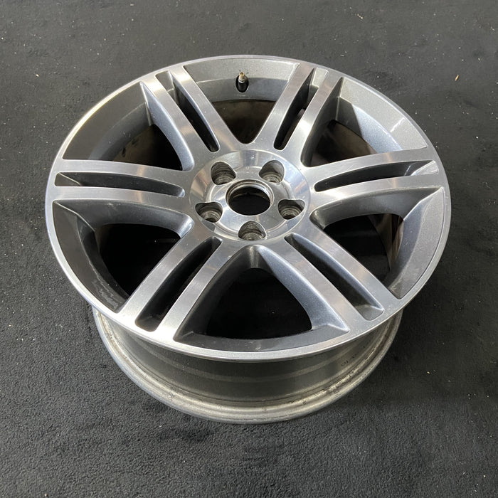 18" CHARGER 12-13 18x7.5, 6 spoke Original OEM Wheel Rim - Close-Up Detail