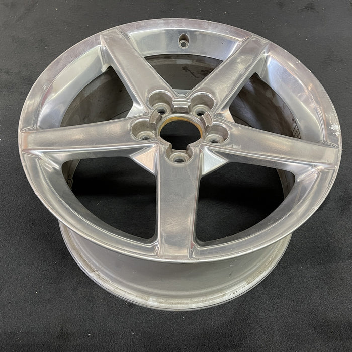 18" CORVETTE 05-07 18x8.5 , 5 spoke, polished Original OEM Wheel Rim - Close-Up Detail