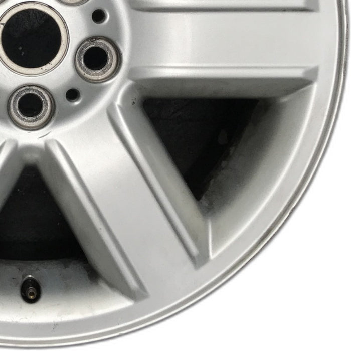 19" RANGE ROVER 03-05 19x8 6 spoke Original OEM Wheel Rim - Close-Up Detail