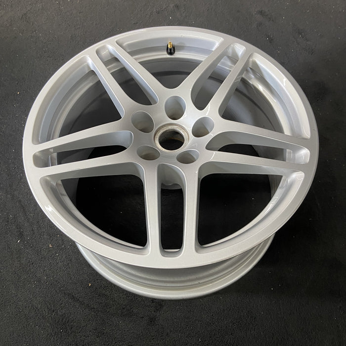 18" PORSCHE MACAN 15-18 18x9, 5 double spoke Original OEM Wheel Rim - Close-Up Detail