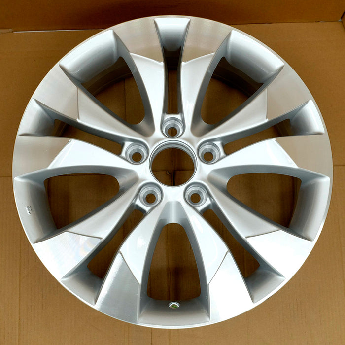 17" Single 17x6.5 Silver Wheel For Honda CR-V 2012-2014 OEM Quality Replacement - Front View