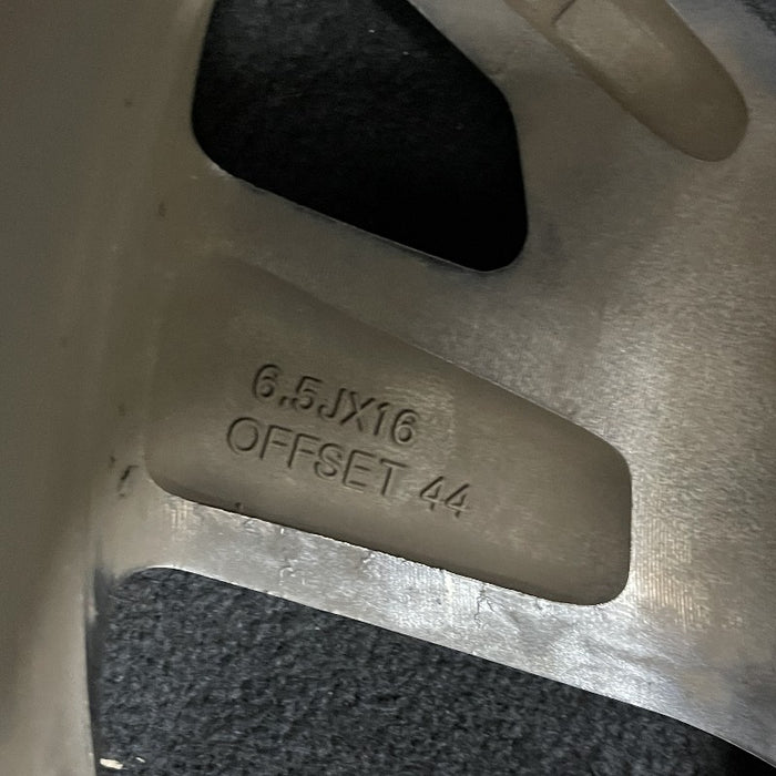 16" KIA OPTIMA 19 16x6-1/2 alloy 10 spoke angled spoke silver Original OEM Wheel Rim