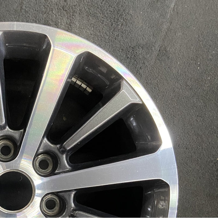 18" EXPEDITION 18-21 18x8.5 aluminum 12 spoke Original OEM Wheel Rim - Close-Up Detail