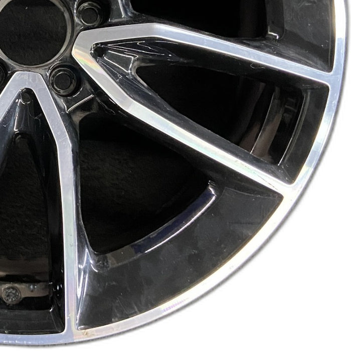 19" MERCEDES C-CLASS 20-21 205 Type C43 Cvertible 19x8.5 10 spoke machined face - Close-Up Detail