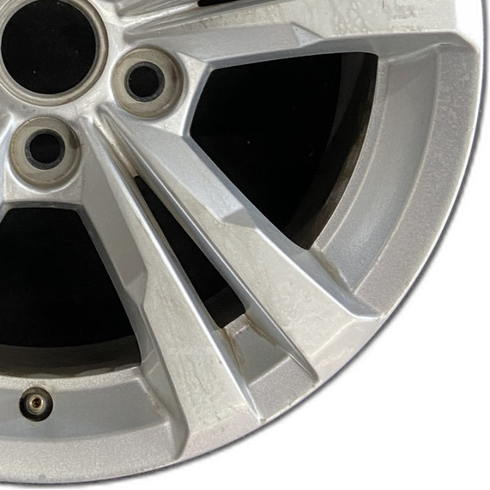 17" EQUINOX 10-11 17x7 Original OEM Wheel Rim - Close-Up Detail
