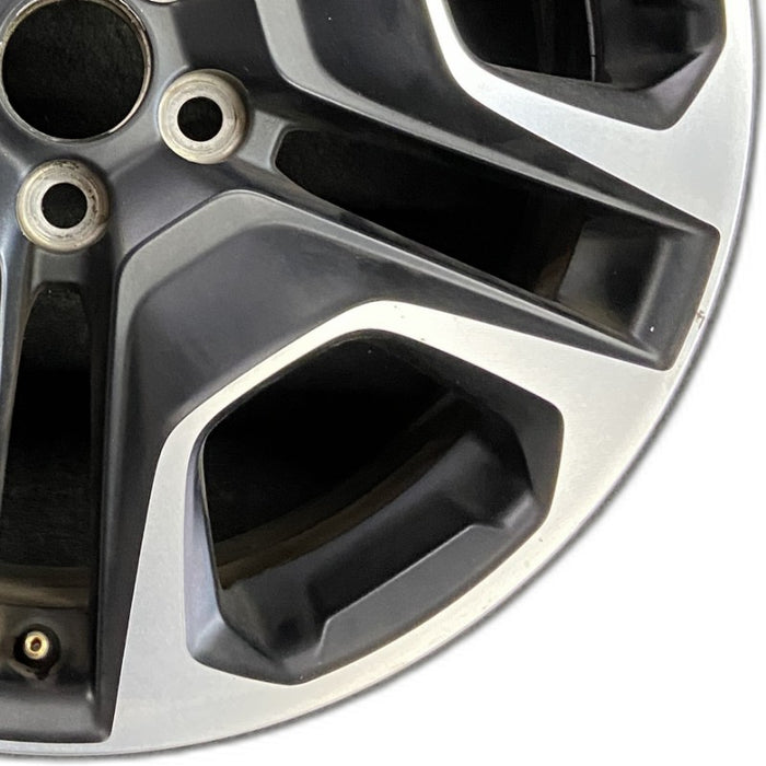 19" RAV4 19-20 19x7.5 alloy 10 spoke 5 split spoke matte black inlay Original - Close-Up Detail