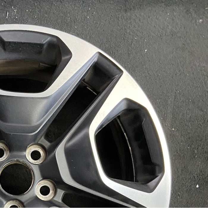19" RAV4 19-20 19x7.5 alloy 10 spoke 5 split spoke matte black inlay Original - Close-Up Detail