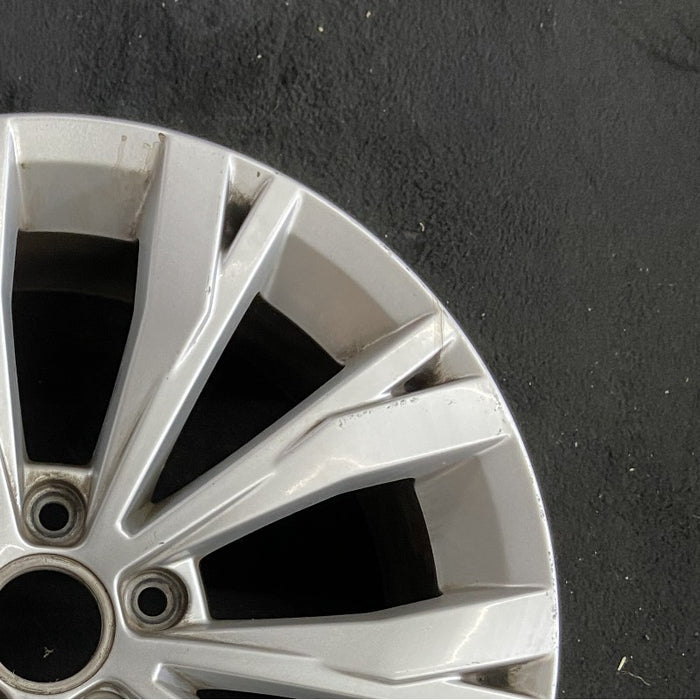 17" TIGUAN 18 17x7 alloy 10 spoke split spoke Original OEM Wheel Rim - Close-Up Detail