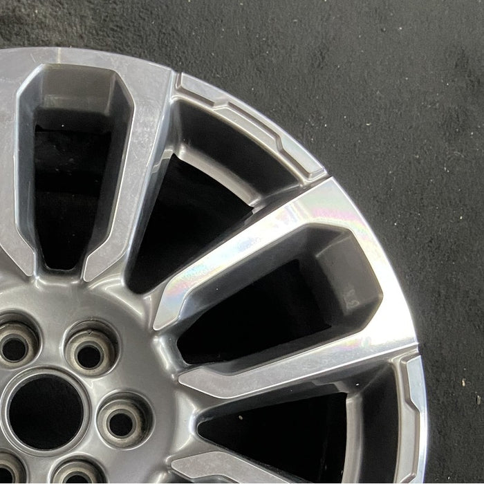 20" ACADIA 20-21 20x8 6 spoke double spoke opt SUE Original OEM Wheel Rim - Close-Up Detail