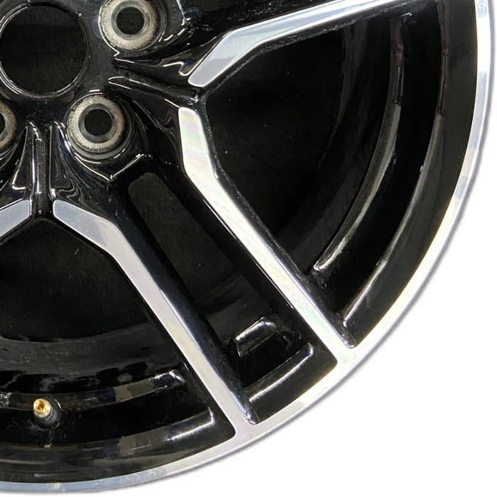 18" MUSTANG 18-23 18x8 aluminum 10 spoke 5 split spoke Original OEM Wheel Rim - Close-Up Detail