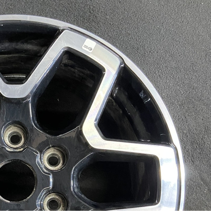 18" BRONCO 21-24 18x7.5 6 double spoke Original OEM Wheel Rim - Close-Up Detail